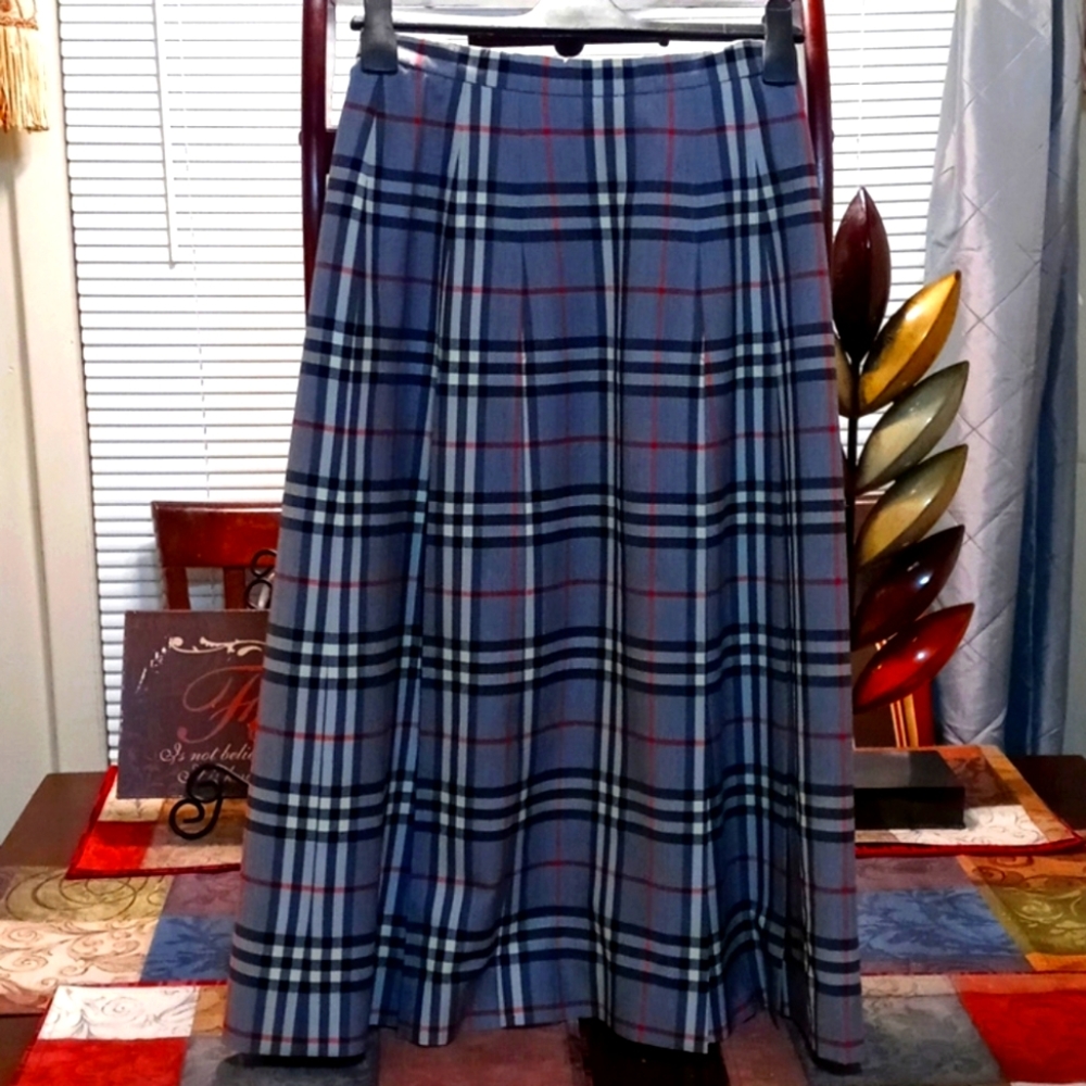 Authentic vintage Burberry skirt schoolgirl😍🥰